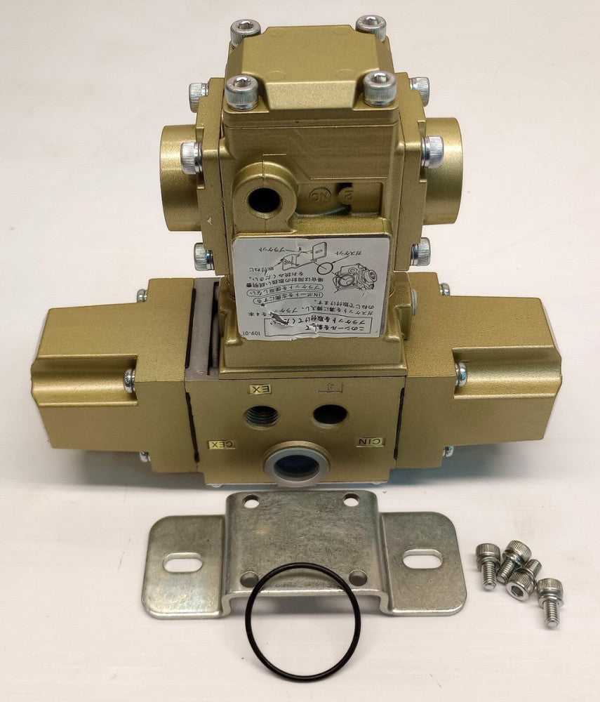Azbil 363-400-20B0 Solenoid Valve AC-100V With O-ring Mounting Bracket and Bolts