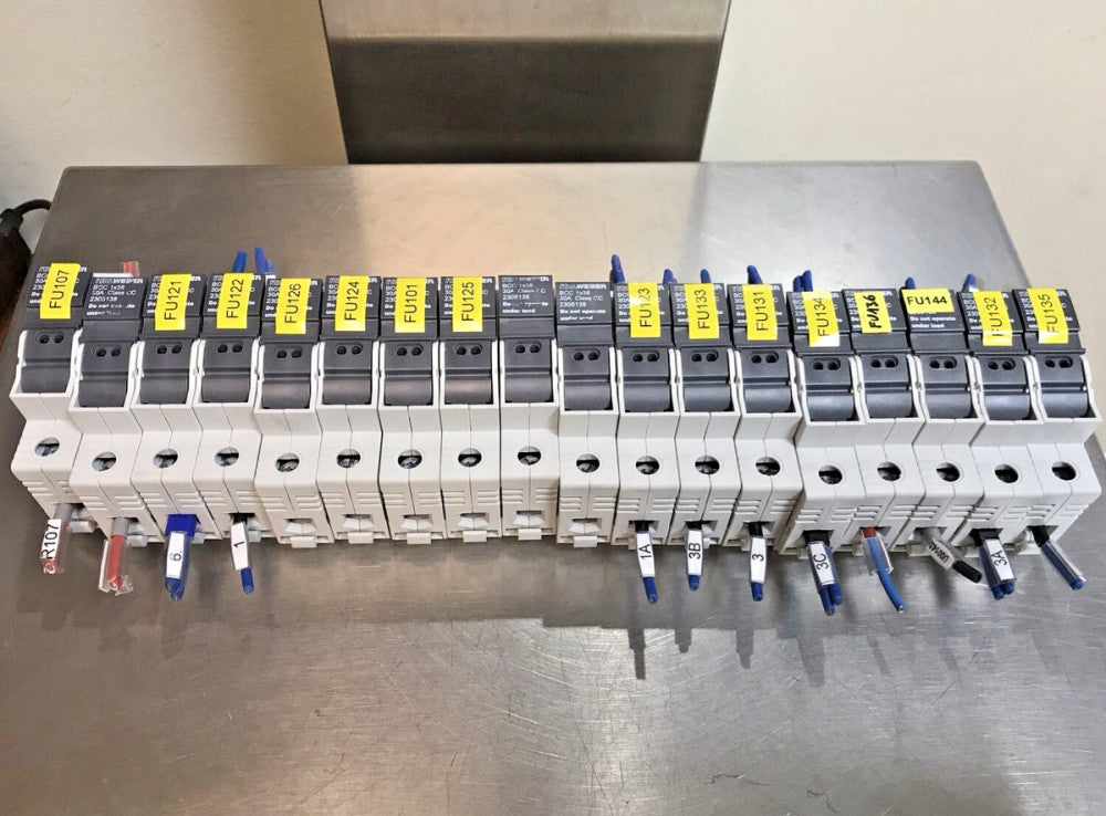 ITALWEBER 30A Class CC Fuse Holders BCC 1x38 2306138 (Lot of 18 pieces)