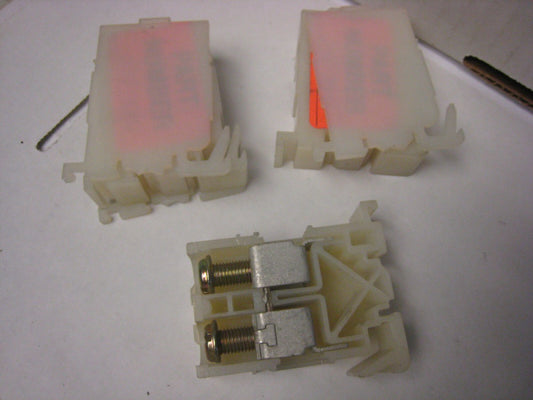 3 yes 3 Square D 9080GD6B Barrier 9080 GD6 With GD6B covers  