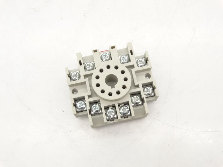 DAYTON 6X156N Relay Socket - Used