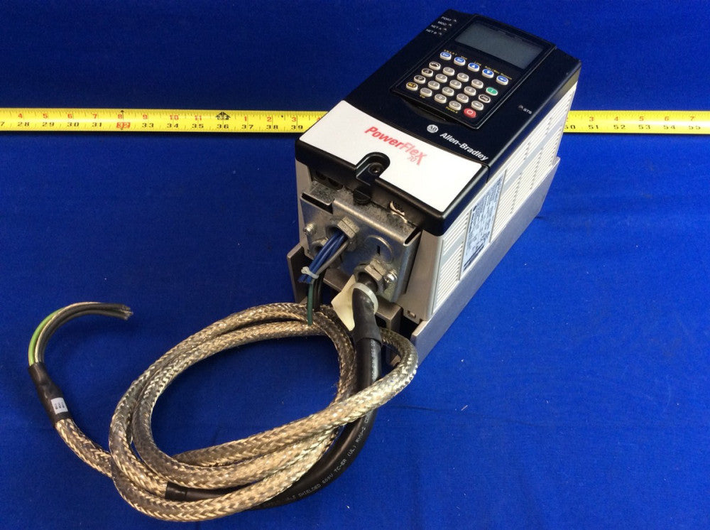 ALLEN BRADLEY 20AD2P1A0AYNNNC0  POWERFLEX/70 DRIVE 1HP 480V, 20-COMM-C 20-HIM-A3