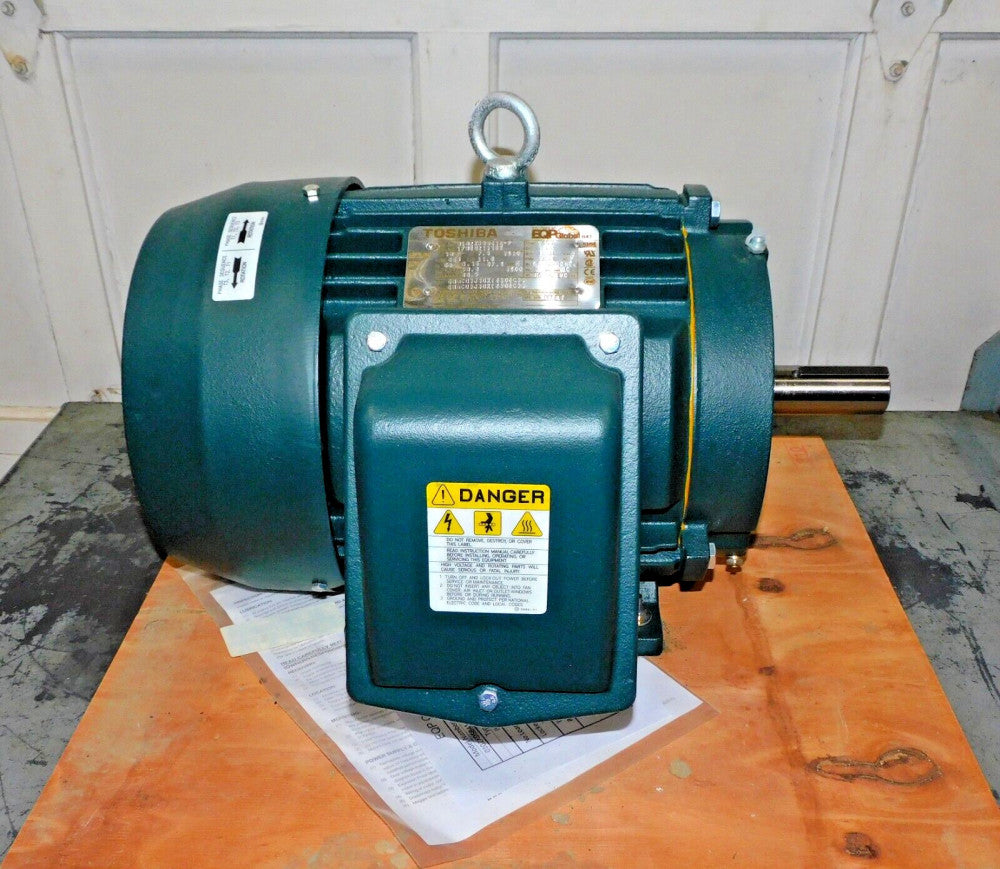 Toshiba 0102XDSB41A-P General AC Motor 10 HP 3510 RPM 450V 11.8 A 7.5 kW