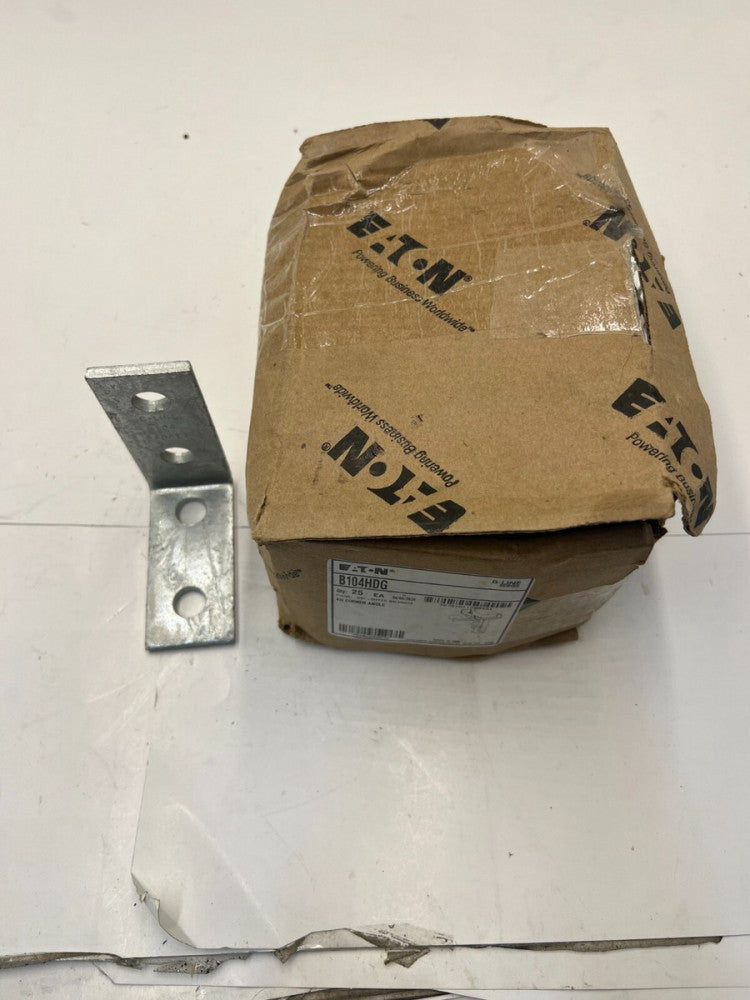 Box of 25 Eaton B-Line Series 4th Corner 90 deg Strut Angle Fitting B104HDG