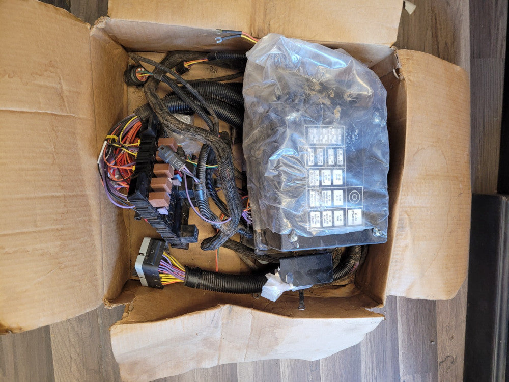OEM  New Holland Wire Harness 84259073 WITH COVER 86557817, H9870, H9880 BALERS