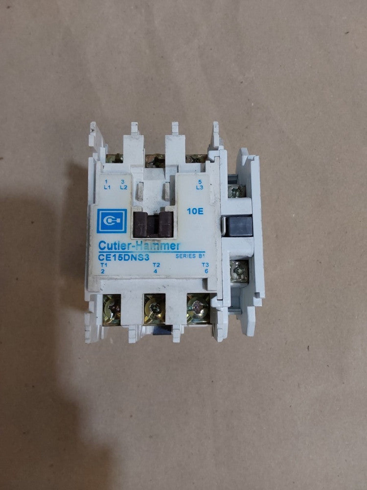 Cutler Hammer Contactor CE15DNS3 -110/120V Coil w/ C320KGS1 