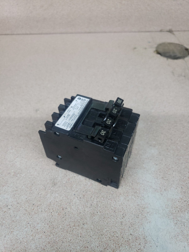 NOS Siemens 30/20/20/30 Quad Breaker Q23020CT2