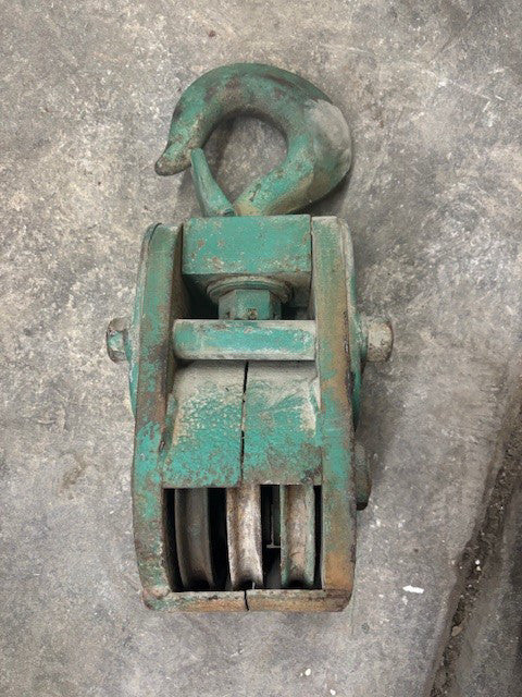 5 TON HEAVY DUTY TRIPLE WHEEL SNATCH BLOCK/PULLEY WITH 6-1/2 IN HOOK