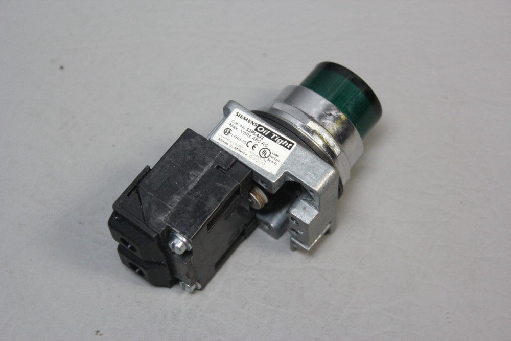 NEW SIEMENS PILOT LIGHT SWITCH GREEN OIL TIGHT 52PL4J3