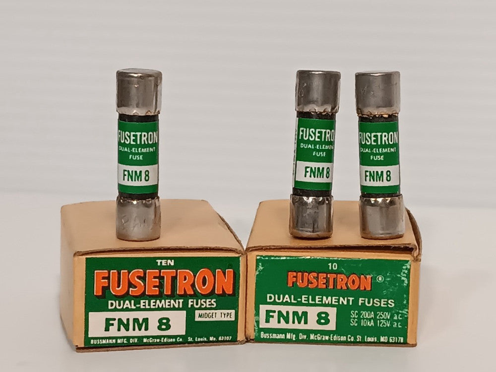 Lot of 18 Bussman Fusetron FNM 8 Dual Element Fuses 200A 250VAC, 10kA 125VAC