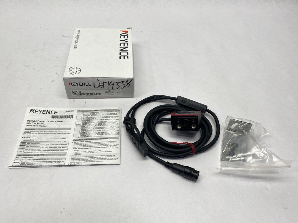 Keyence SR-710 Ultra-Compact Fixed Type Code Reader