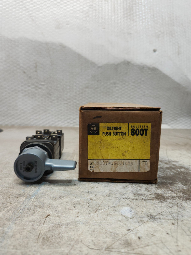 NEW IN BOX ALLEN BRADLEY SELECTOR SWITCH 800T-JG141C19