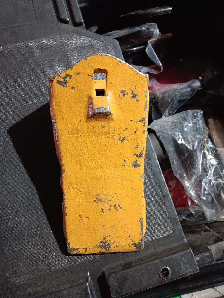 BRAND NEW GENUINE CAT 35S CATERPILLAR Bucket Tooth **FREE SHIPPING**