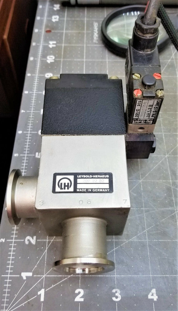 Leybold 289 22 B2 RIght Angle Vacuum Valve w/ Burkert 301/C Solenoid [B2BB]