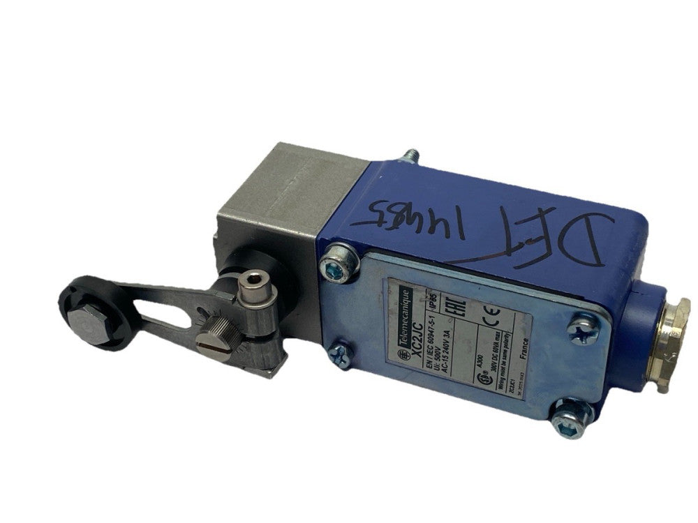 Telemecanique XC2JC Roller Lever Limit Switch 3A 240V