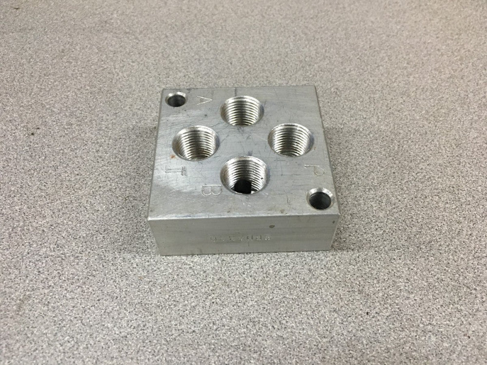 NEW NO BOX SUN HYDRAULICS MANIFOLD SPD2320