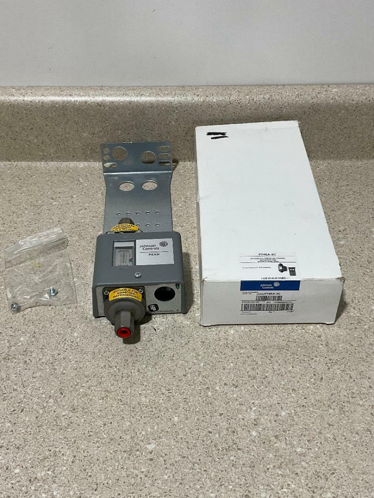 Johnson Controls P74EA-3C NEW