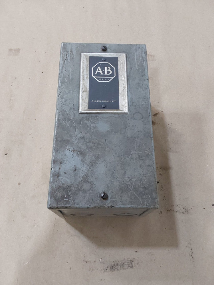 ALLEN BRADLEY 700DC-N201Z2 W/ ENCLOSURE NEW