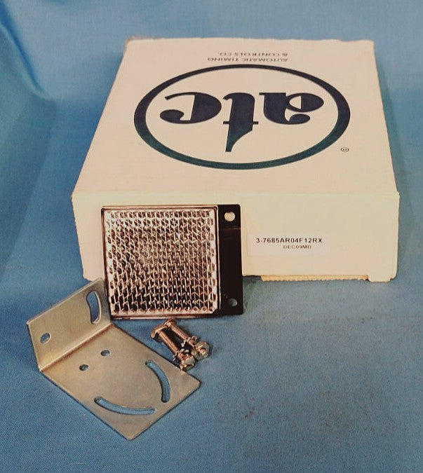 ATC P/N: 3-7685AR04F12RX PHOTOELECTRIC SENSOR 10-30 VDC