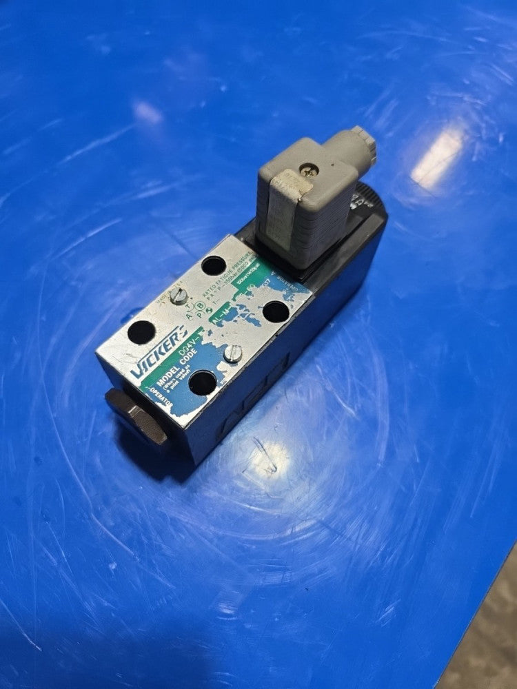 VICKERS DG4V-3S-2AL-M-U-H5-60 DIRECTIONAL CONTROL VALVE. FREE SHIPPING