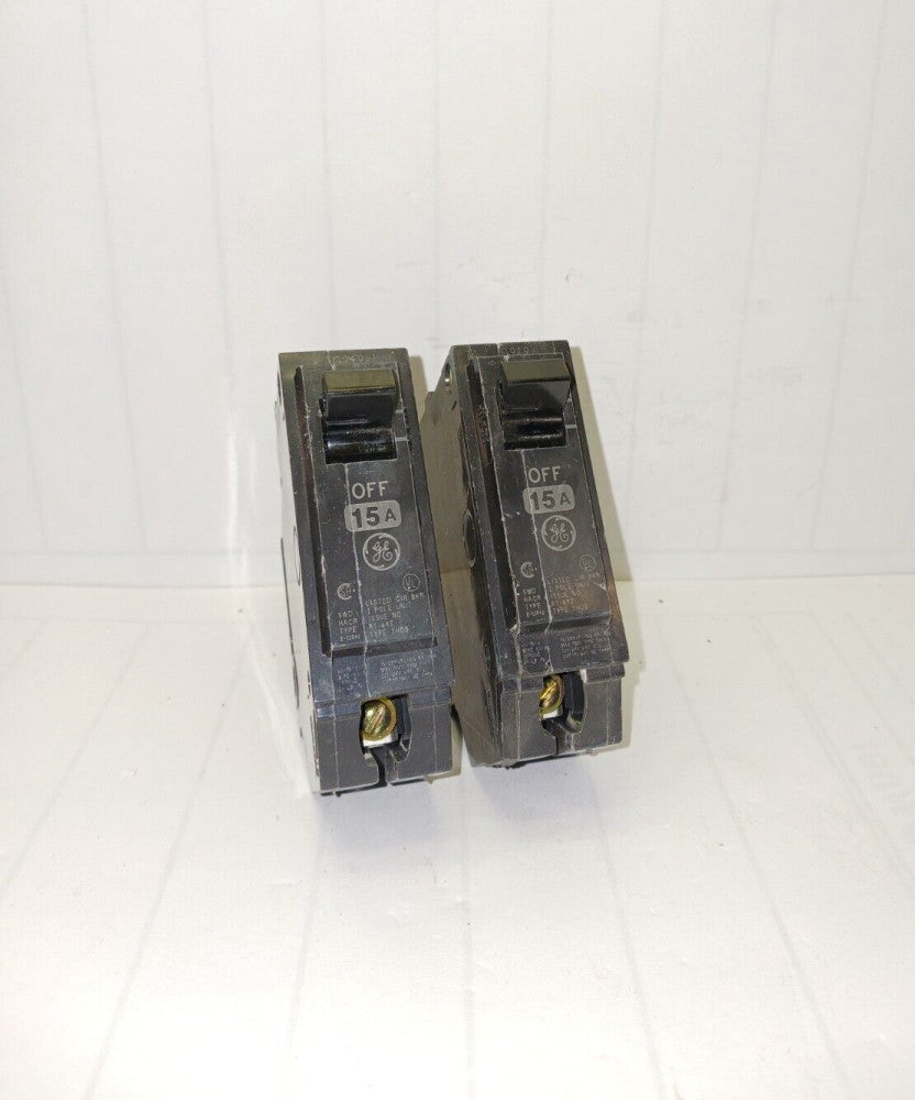 LOT 0F 2) GENERAL ELECTRIC 15 AMP CIRCUIT BREAKER 120/240 VAC THQB1115
