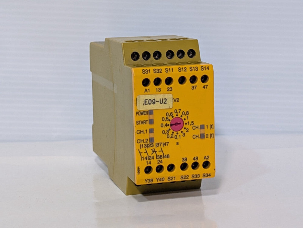 Pilz Mushroom PNOZ XV2 Safety Relay, 3/24VDC 2n/o 2n/ot, 774502, Free USA Ship