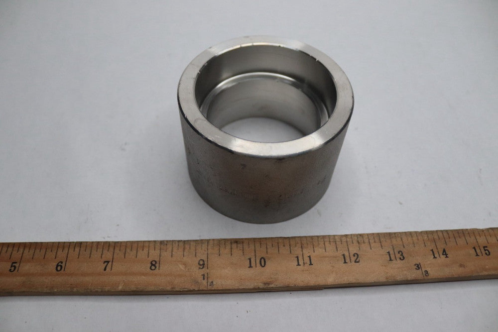 Socket Weld Coupling 304L Stainless Steel #3000 A/SA182 2-1/2" 35CO4L02D