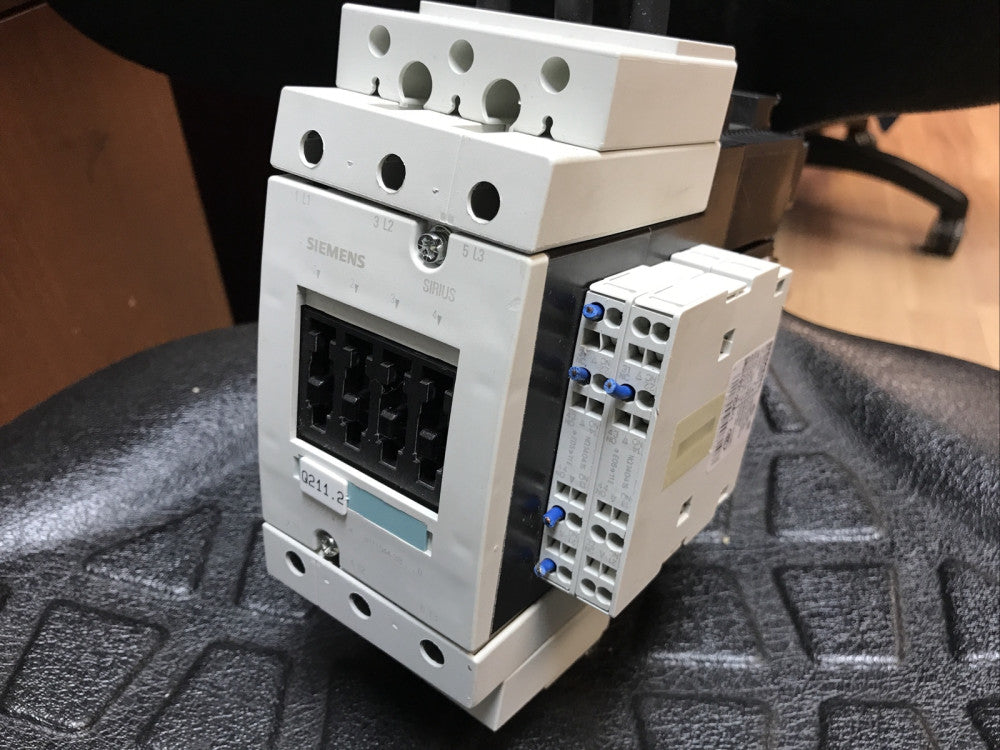 Siemens Sirius 3RT1044-3BB40 Contactor with (2) 3RH192102DA11 AUX CONTACTS