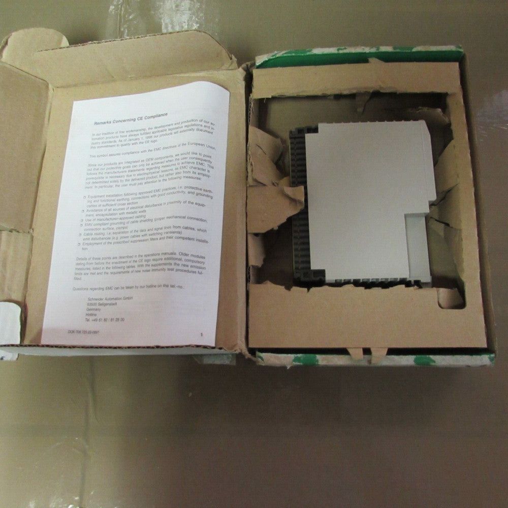 SCHNEIDER MODICON, ASBDAP208, OUTPUT RELAY, 8x24VDC/230VAC, NIB! MAKE OFFER!