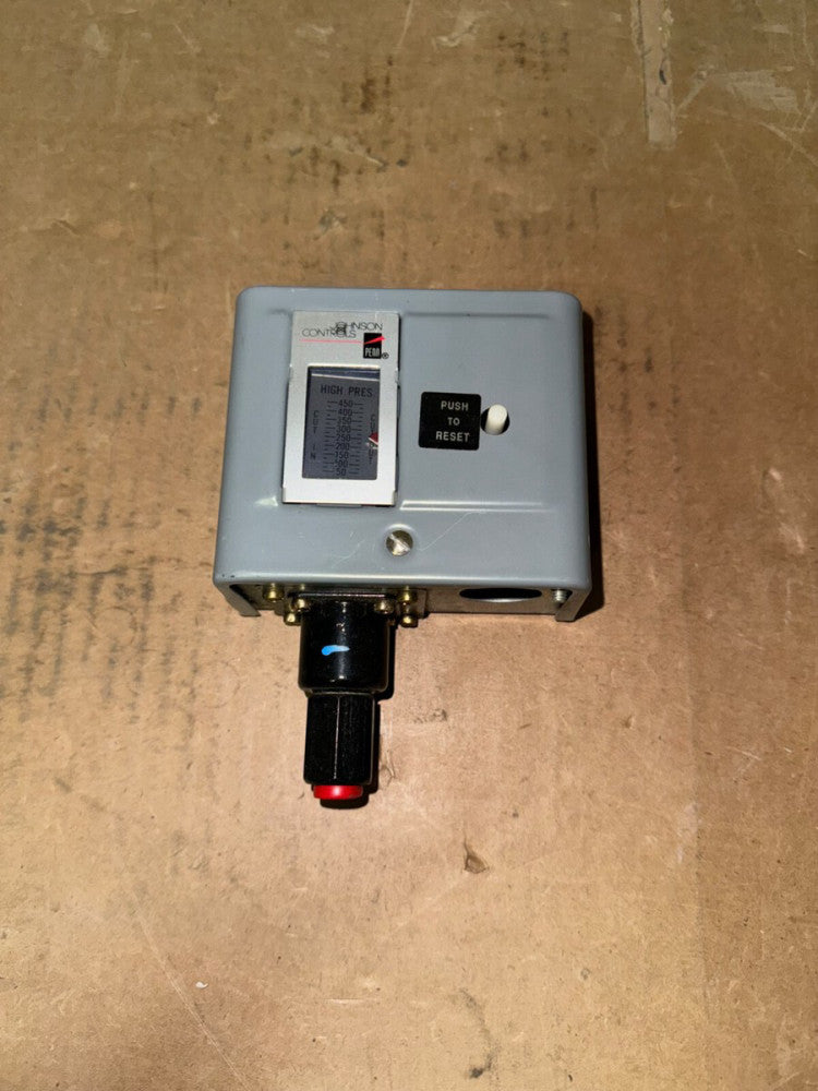 JOHNSON CONTROLS P70KA-7 PRESSURE CONTROL, NEW-OUT OF BOX! MAKE OFFER!