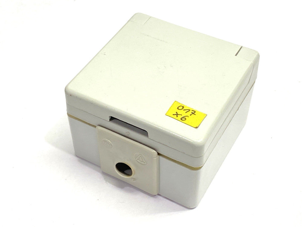 Jung 10/16-250 Electrical Socket w/ Enclosure
