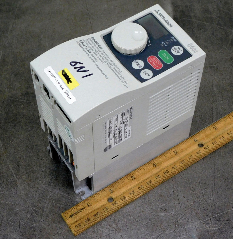 Mitsubishi FR-S520S-0.4K-ECR Power Inverter Drive 200-240V AC 6.6A 1PH 0.4KW