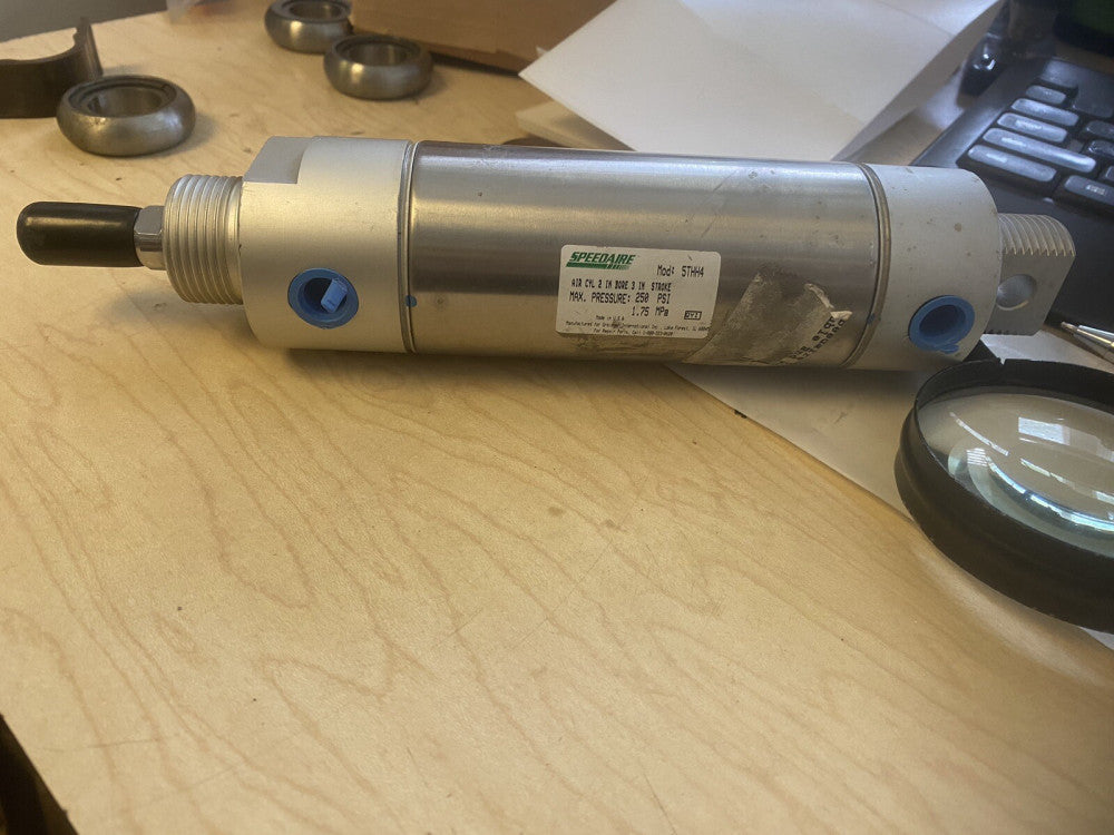 BRAND NEW SPEEDAIRE 5THH4 PNEUMATIC CYLINDER