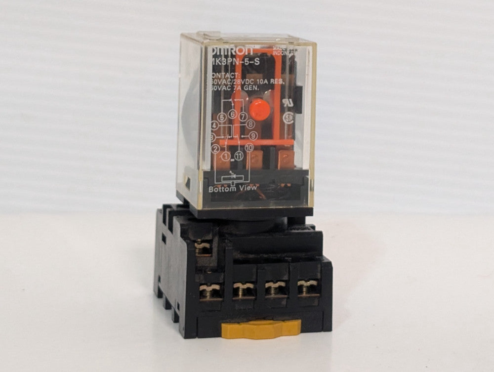 Omron 2-M4X30 Relay Socket with MK3PN-5-S Relay, 250vac / 24vdc, 10a