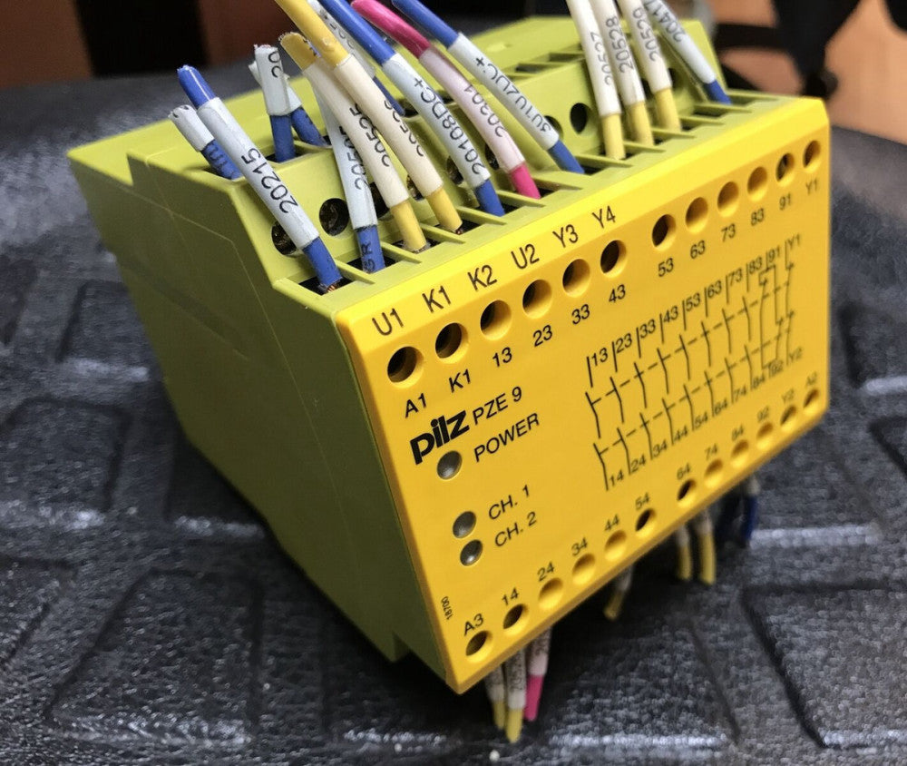 PILZ PZE 9 Safety Relay 774150; 24VDC 8n/o 1n/c