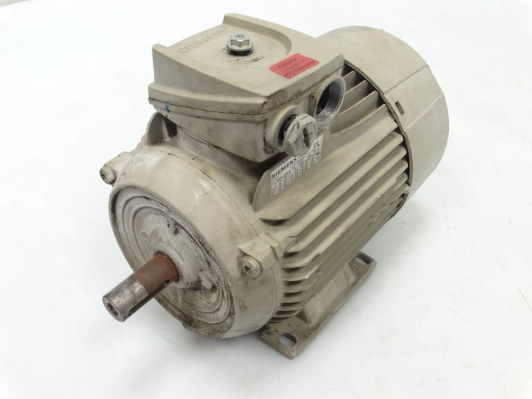 SIEMENS 1LE1001-0DB32-2AB4 Motor - Used