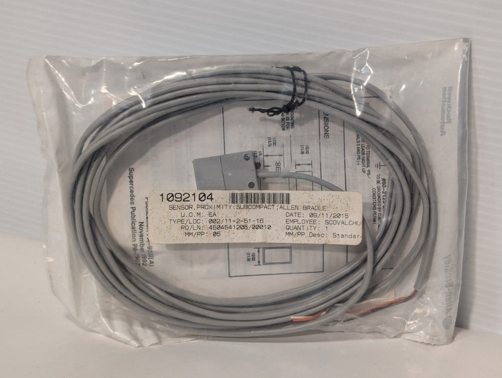 Allen-Bradley 42SP2-4001 /B Sub-Compact Proximity Scanner / Photoelectric Sensor