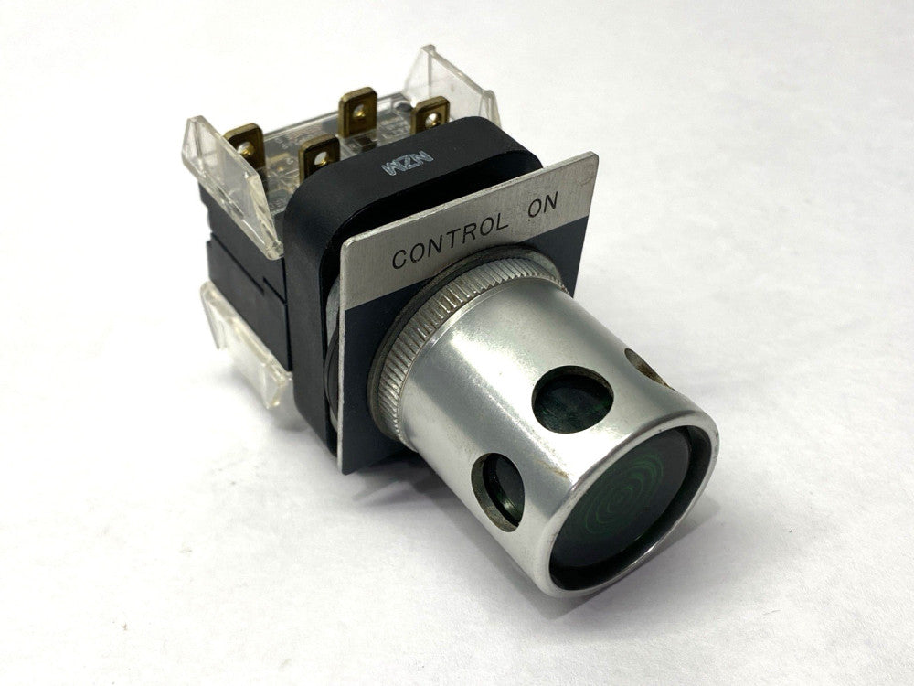 Allen Bradley 800T-QAH24GA2 Green Illuminated Push Button 30.5mm Ser. T