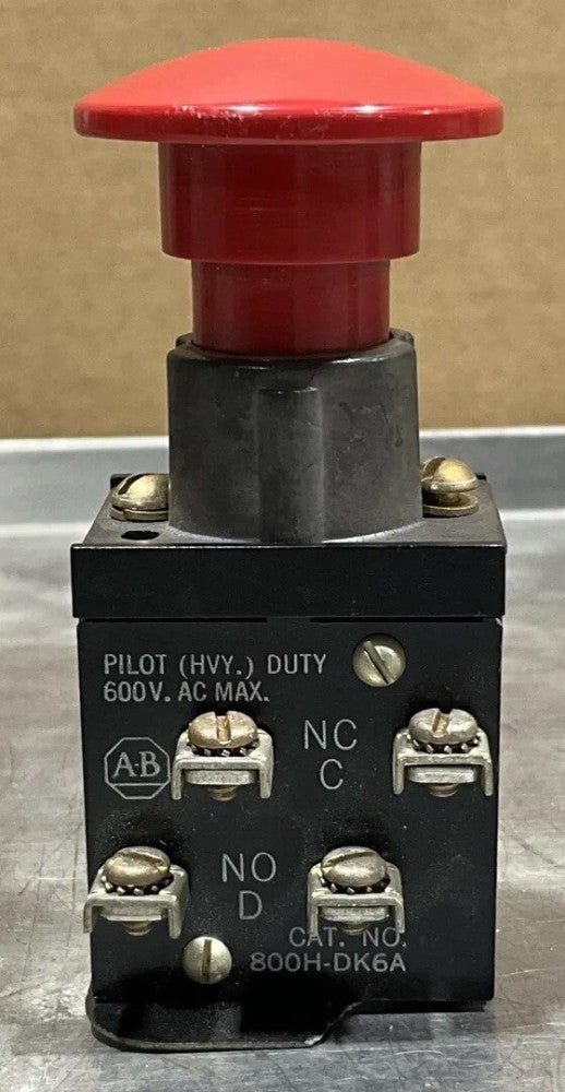 ALLEN BRADLEY 800H-DK6A / 800HDK6A 600v Nos Surplus. Chipped Plastic Corner