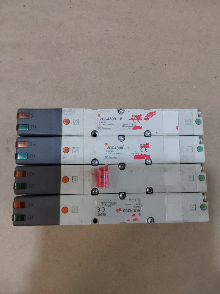 SMC VQC4300-5 Pneumatic Solenoid Valve VQC43005 Lot Of 4