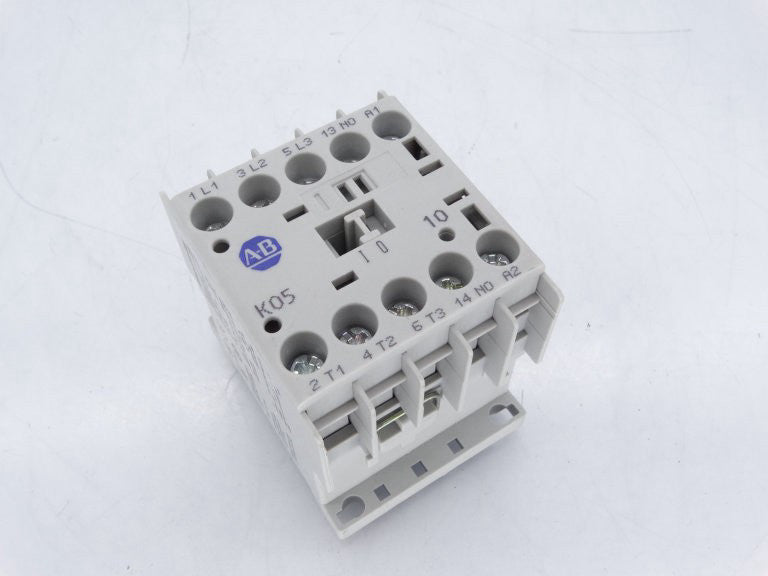 ALLEN BRADLEY 100-K05ZJ10  Contactor - Used