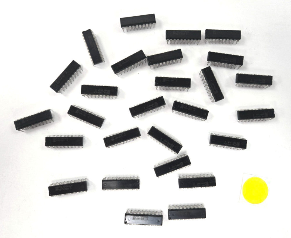PROGRAMMABLE ARRAY LOGIC (PAL) 20-PIN  LOT OF 28