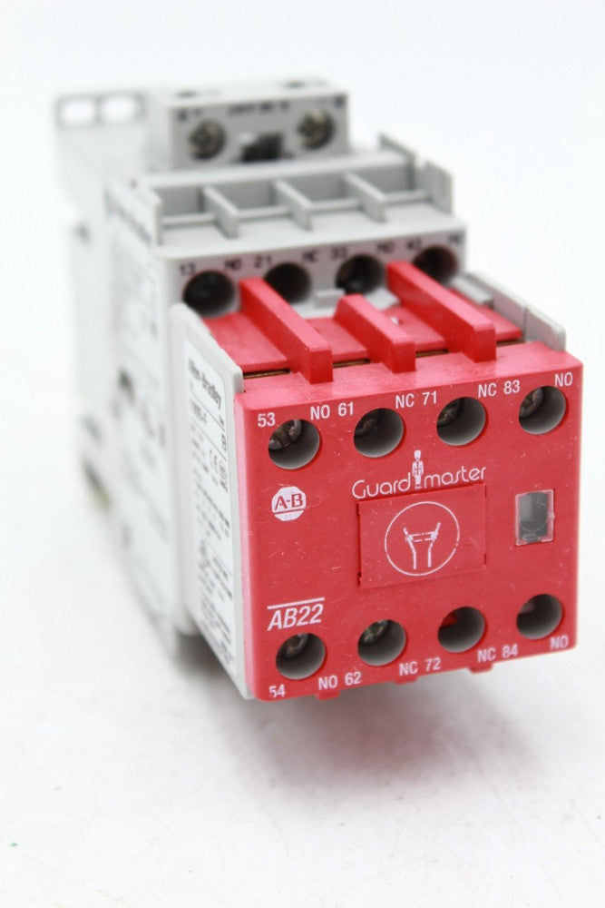Allen-Bradley 700S-CF530EJBC 8-Pole Safety Control Relay
