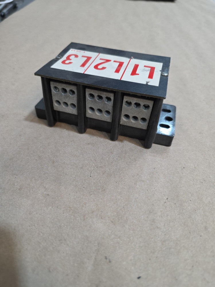 UDS 3725851 / 3732530 Power Distribution Block - USED