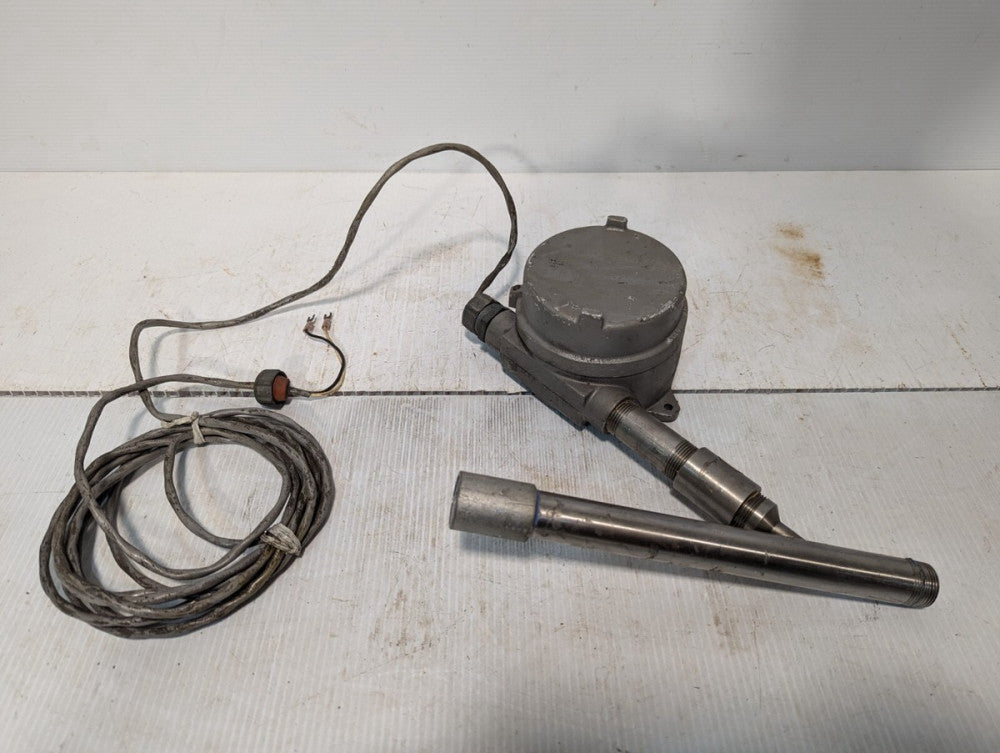 Kurz 505-8-02 Flow Transmitter with Killark HKB Enclosure +Returns