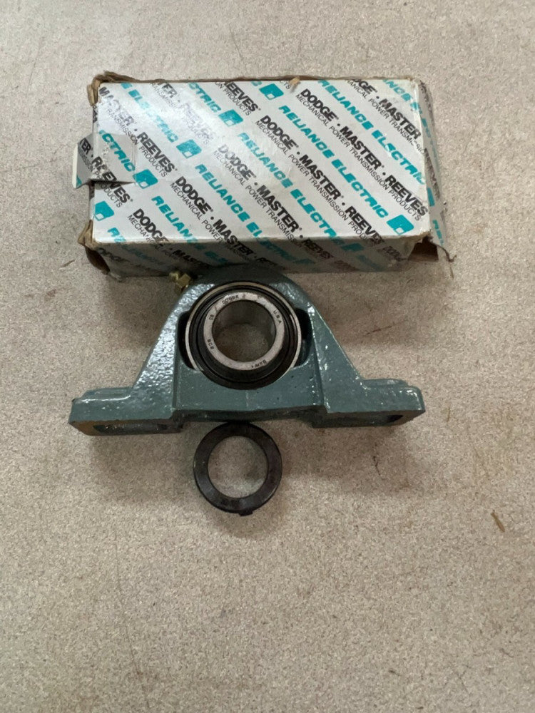 NEW IN BOX DODGE P2BSXR100 131805 PILLOW BLOCK BEARING  P2B-SXR-100