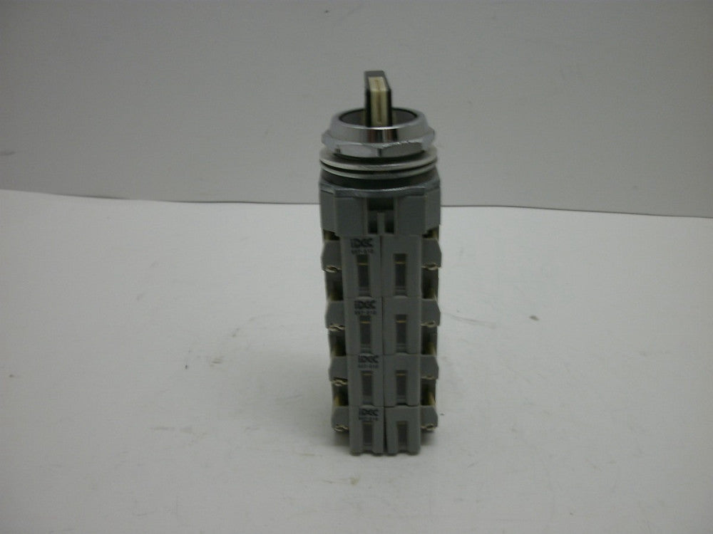 IDEC SELECTOR SWITCH W/BST-010 8-CONTACT BLOCK 10 AMP 600 VOLTS
