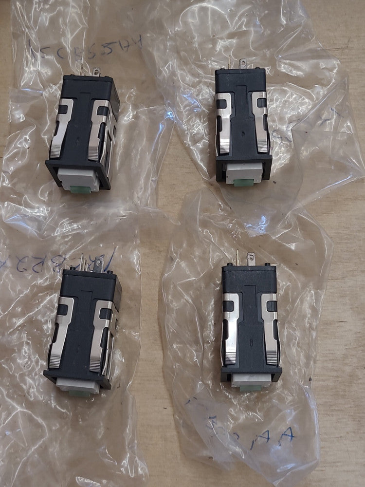 Lot Of 4 Honeywell Micro Switch AML 12CBR2AA Green Led Switches 24vdc