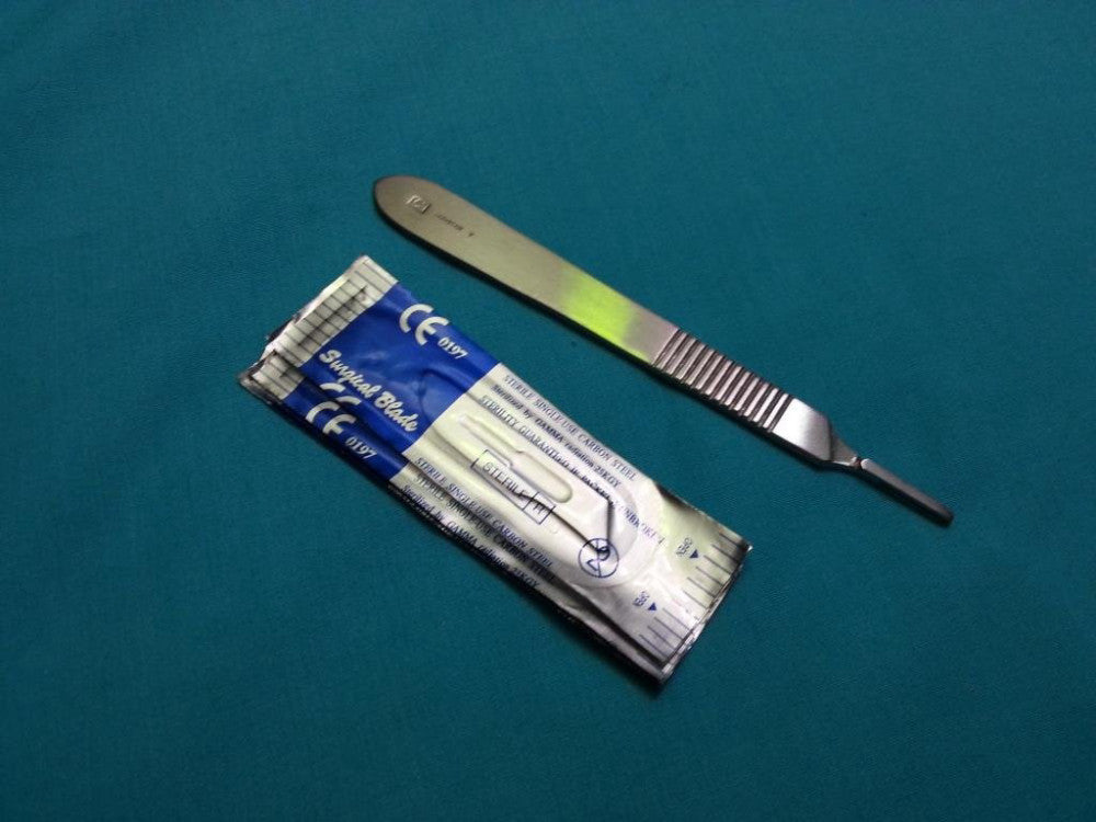 1 Stainless Steel Scalpel Knife Handle #3 with 20 STERILE Surgical Blades #10...