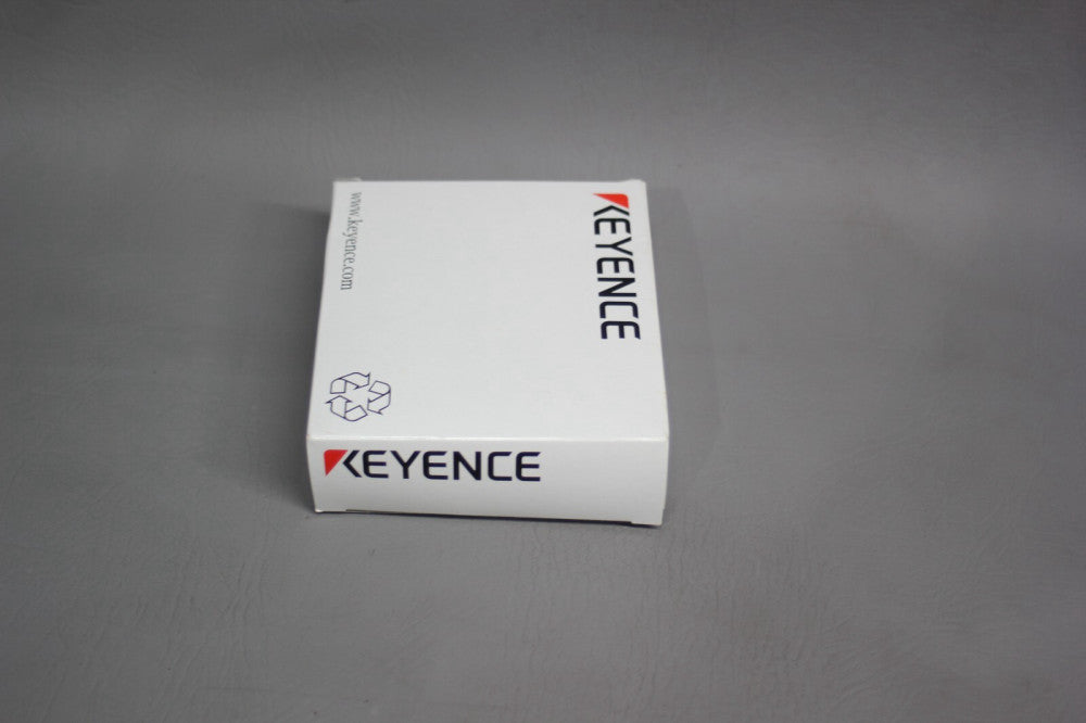NEW KEYENCE FLOW SENSOR CLAMP SET FD-XC20R2