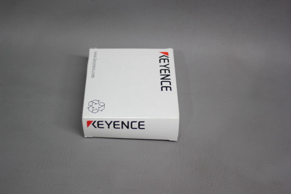 NEW KEYENCE FLOW SENSOR CLAMP SET FD-XC20R2